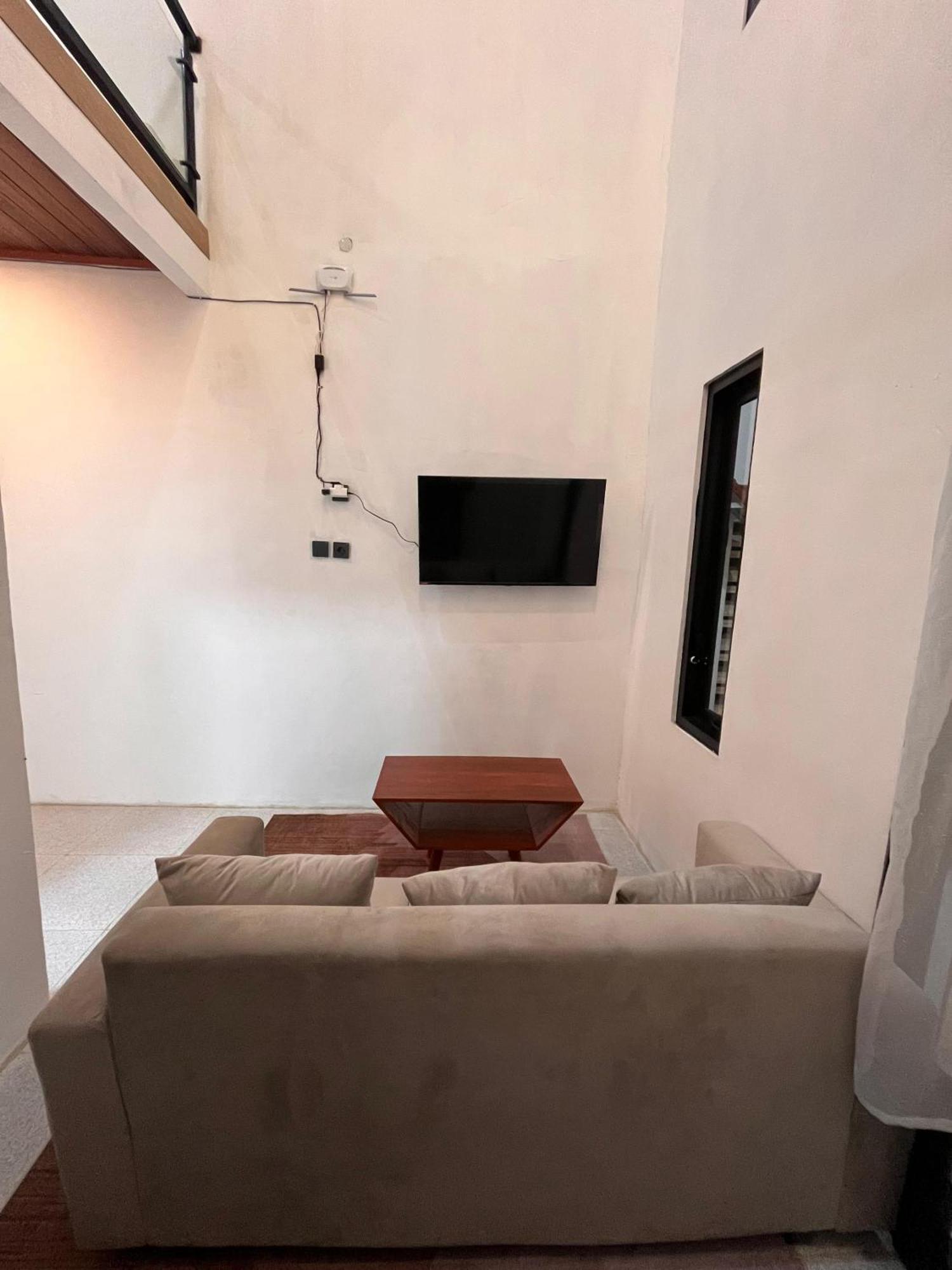 Kumudini's 2 Villa *
